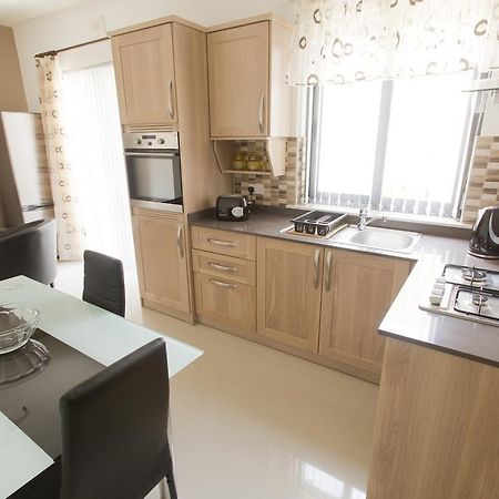 Waterside Apartments Marsalforn الغرفة الصورة